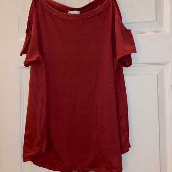 Open shouldered top - Picture 2 of 3